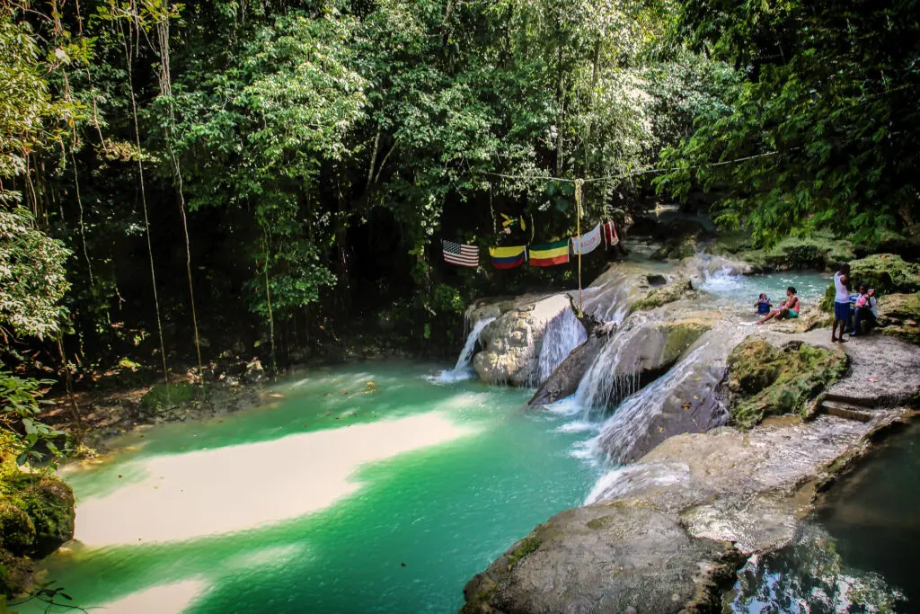 Naturpool mit Wasserfall in der Nähe von Ocho Rios