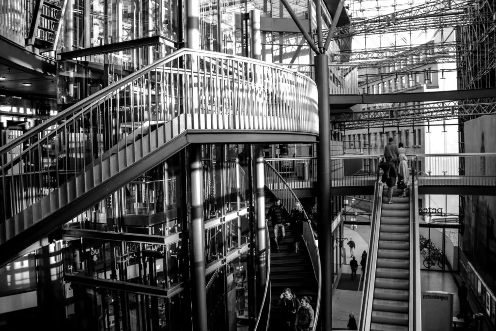 Treppenhaus mit verspielter Architektur in Leipzig