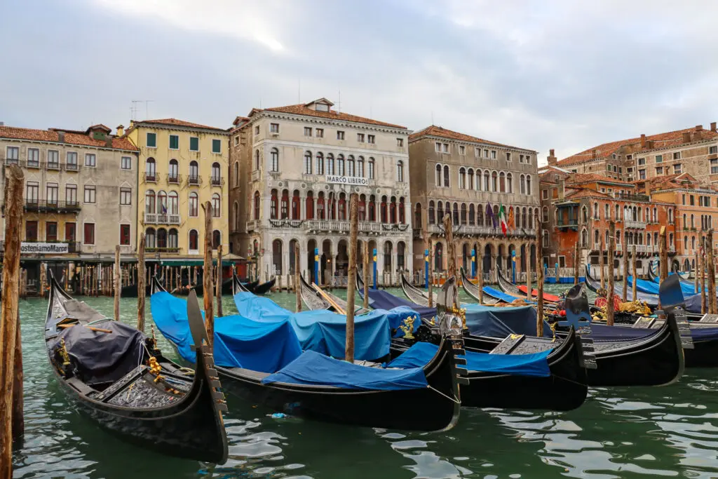 Boote auf dem Canale Grande