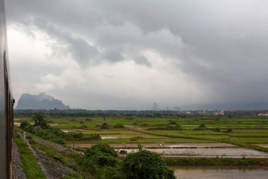 Weitblick über Reisfelder bei Ninh Binh