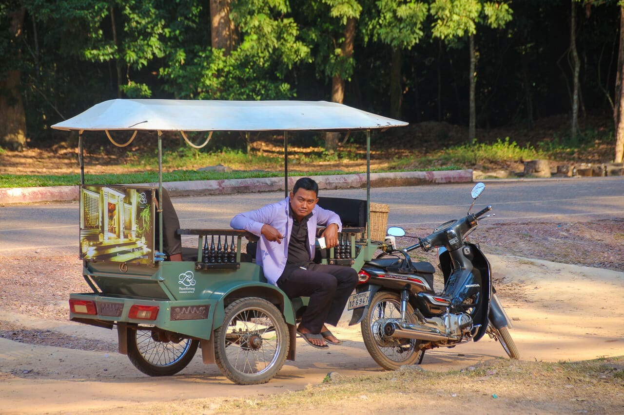 Unser Tuk Tuk Fahrer Peter mit seinem Tuk Tuk