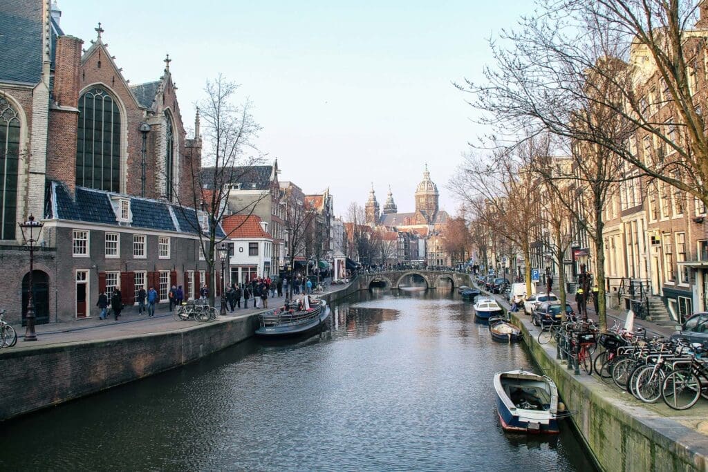 Kanal in Amsterdam, Niederlande