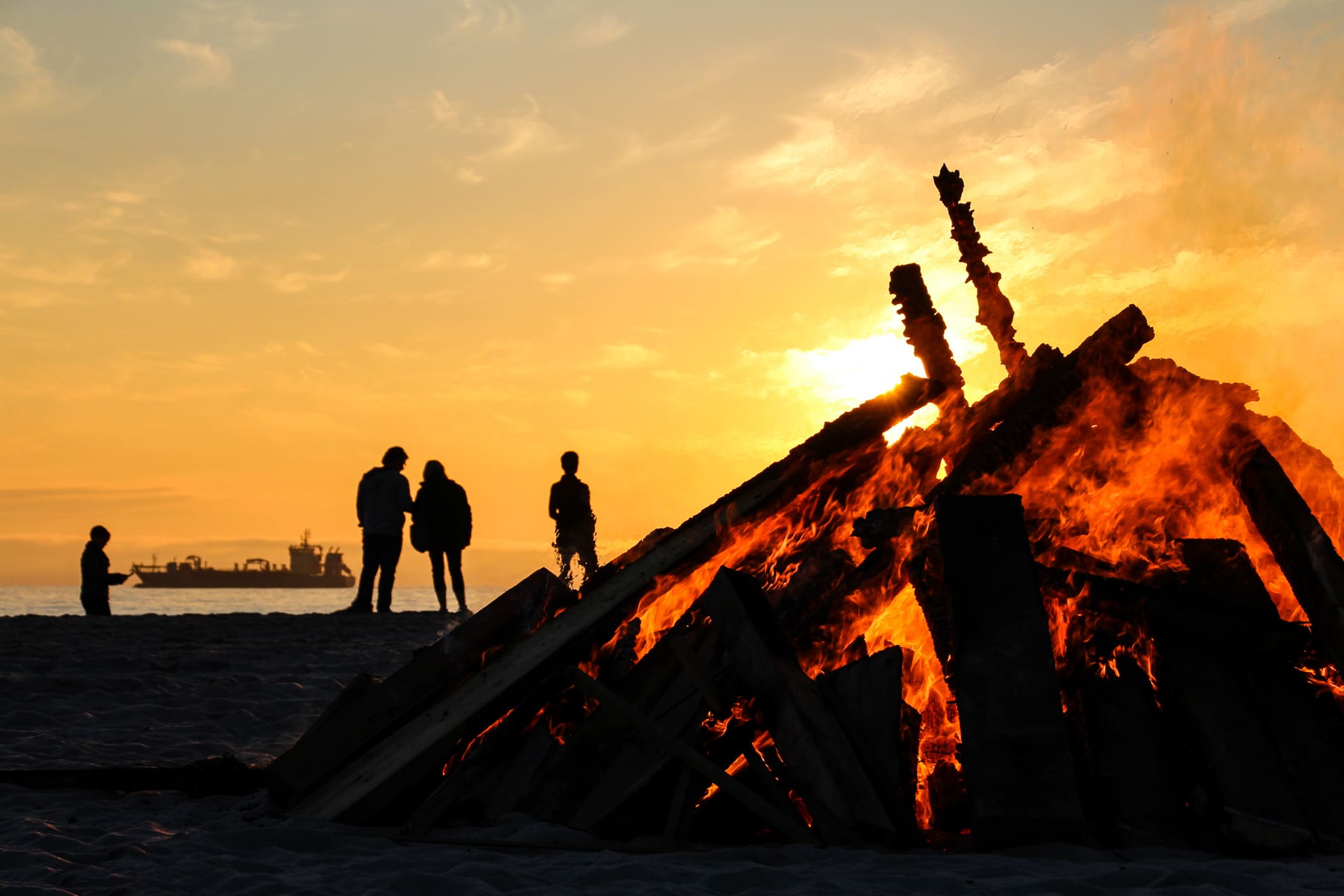 Spektakulärer Sonnenuntergang über der Nordsee bei Sylt – Romantische Abendstimmung