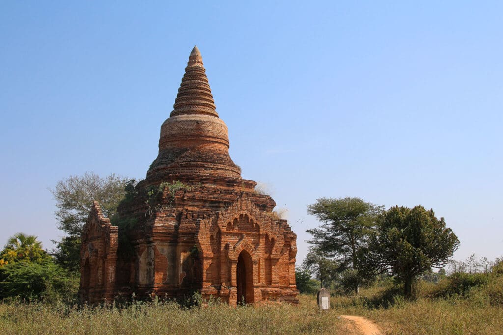 Backsteinpagode in der Ebene von Bagan