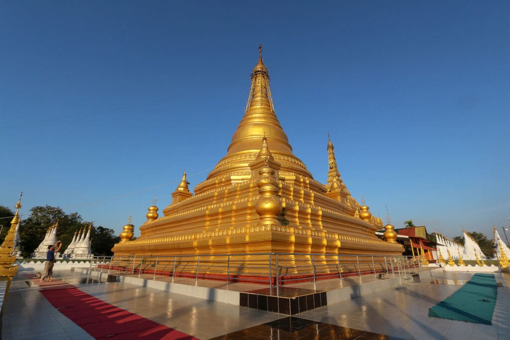 Goldene Spitze der Shwedagon-Pagode