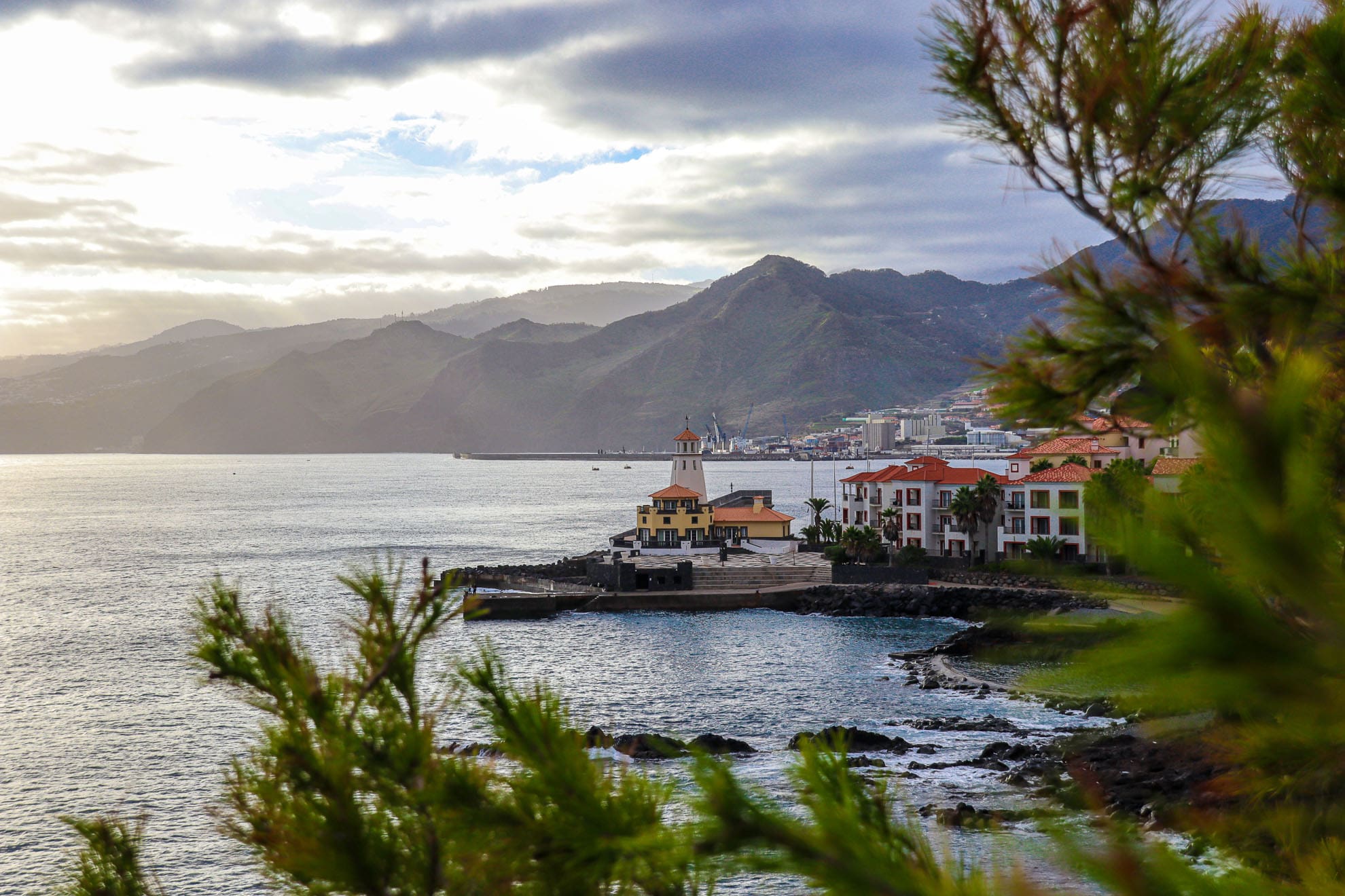 Küste in der Abenddämmerung