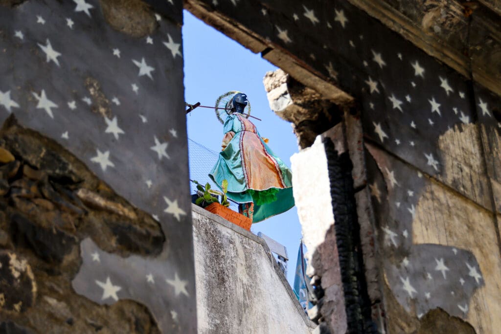 Streetart-Motiv mit maritimen Elementen in Funchal