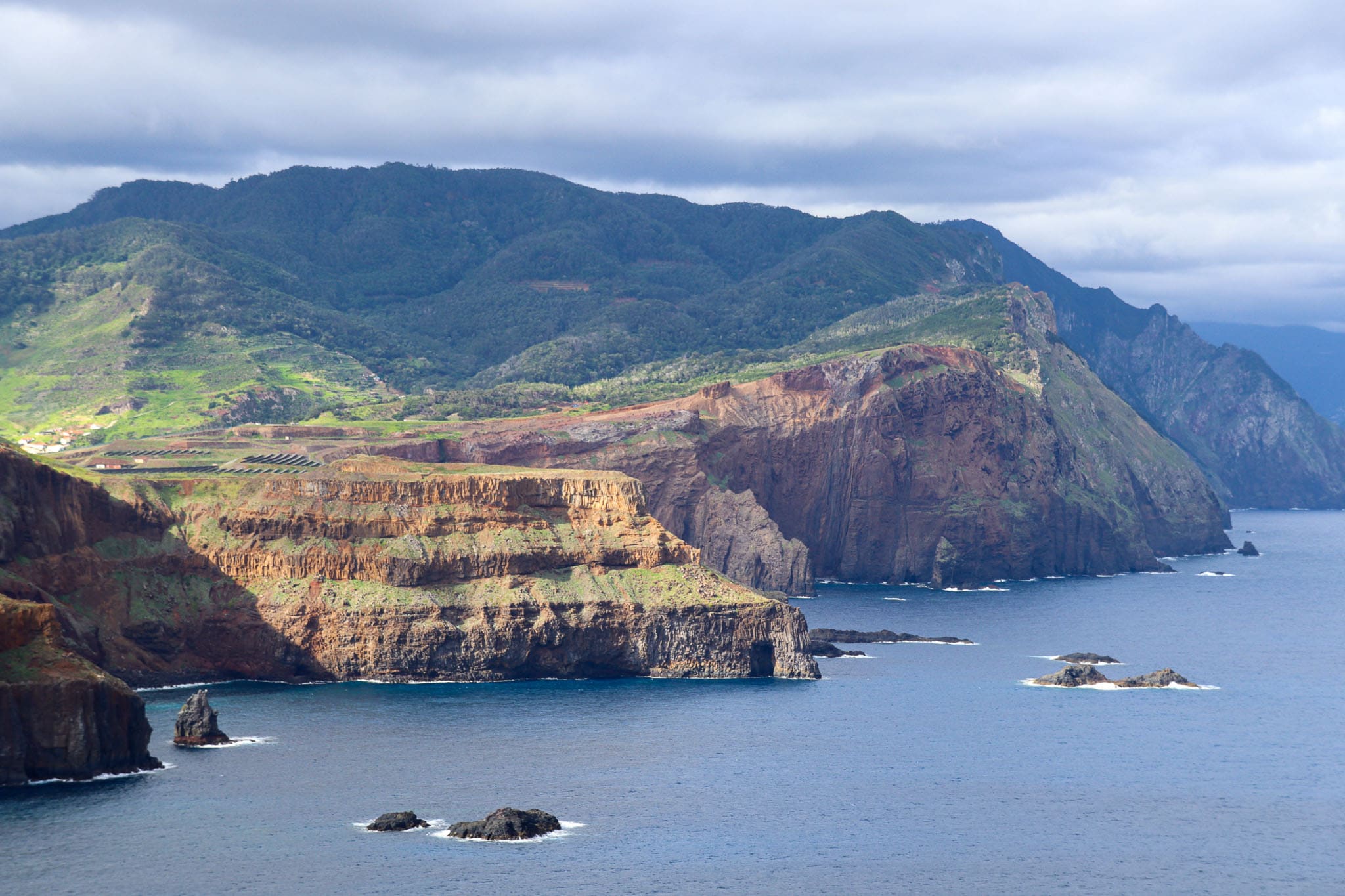 Dramatische Klippen von Ponta de São Lourenço