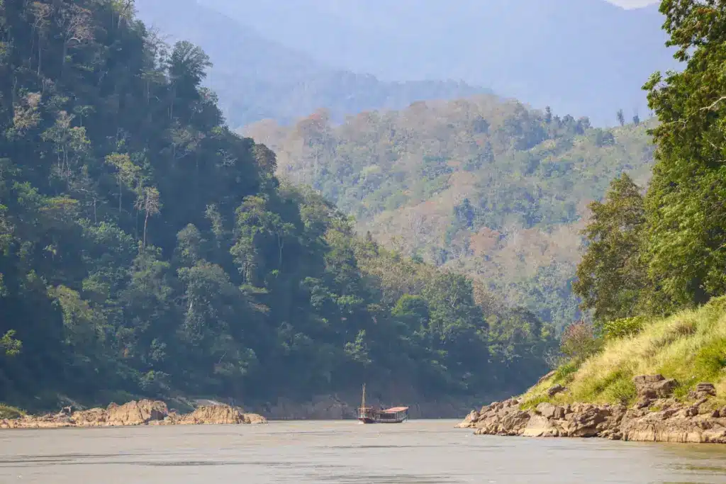 Mekong Berge Ufer Laos Dschungel