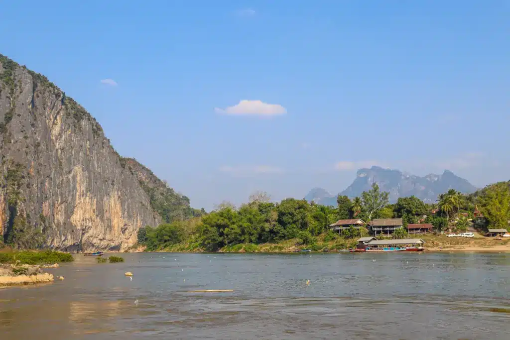 Mekong Fluss Boot Laos Karstberge