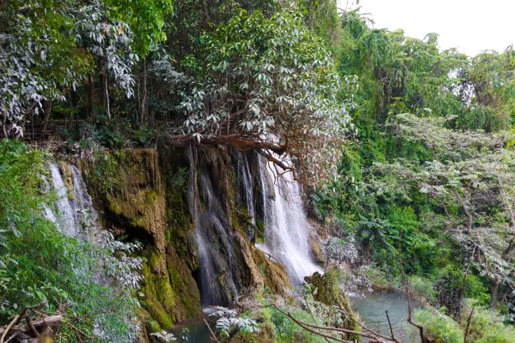 Kuang Si Wasserfall Hauptfall Luang Prabang Laos