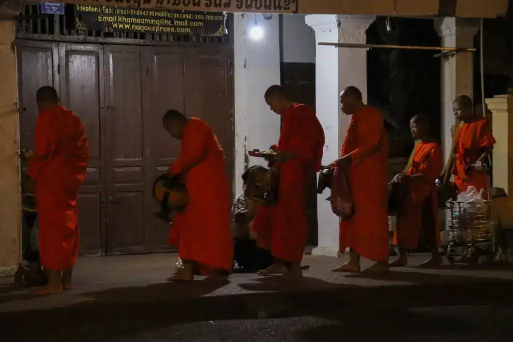 Moenche Almosengang Luang Prabang Laos Ritual