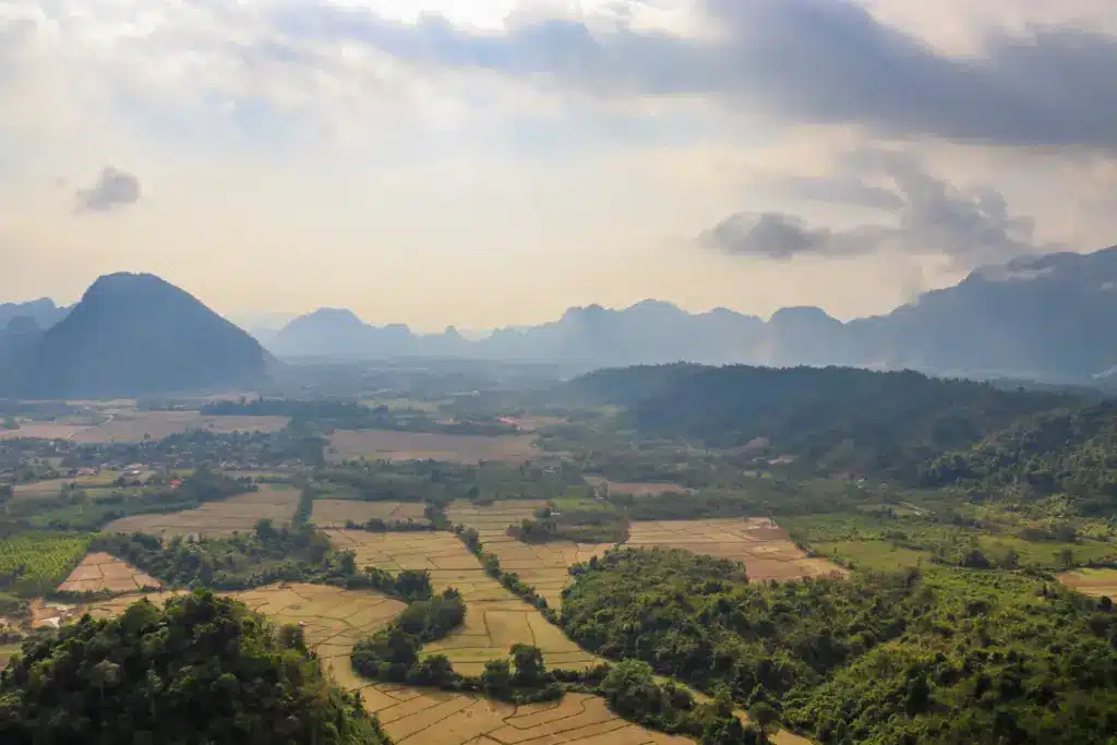 Huegel Tal Landschaft Vang Vieng Laos Natur