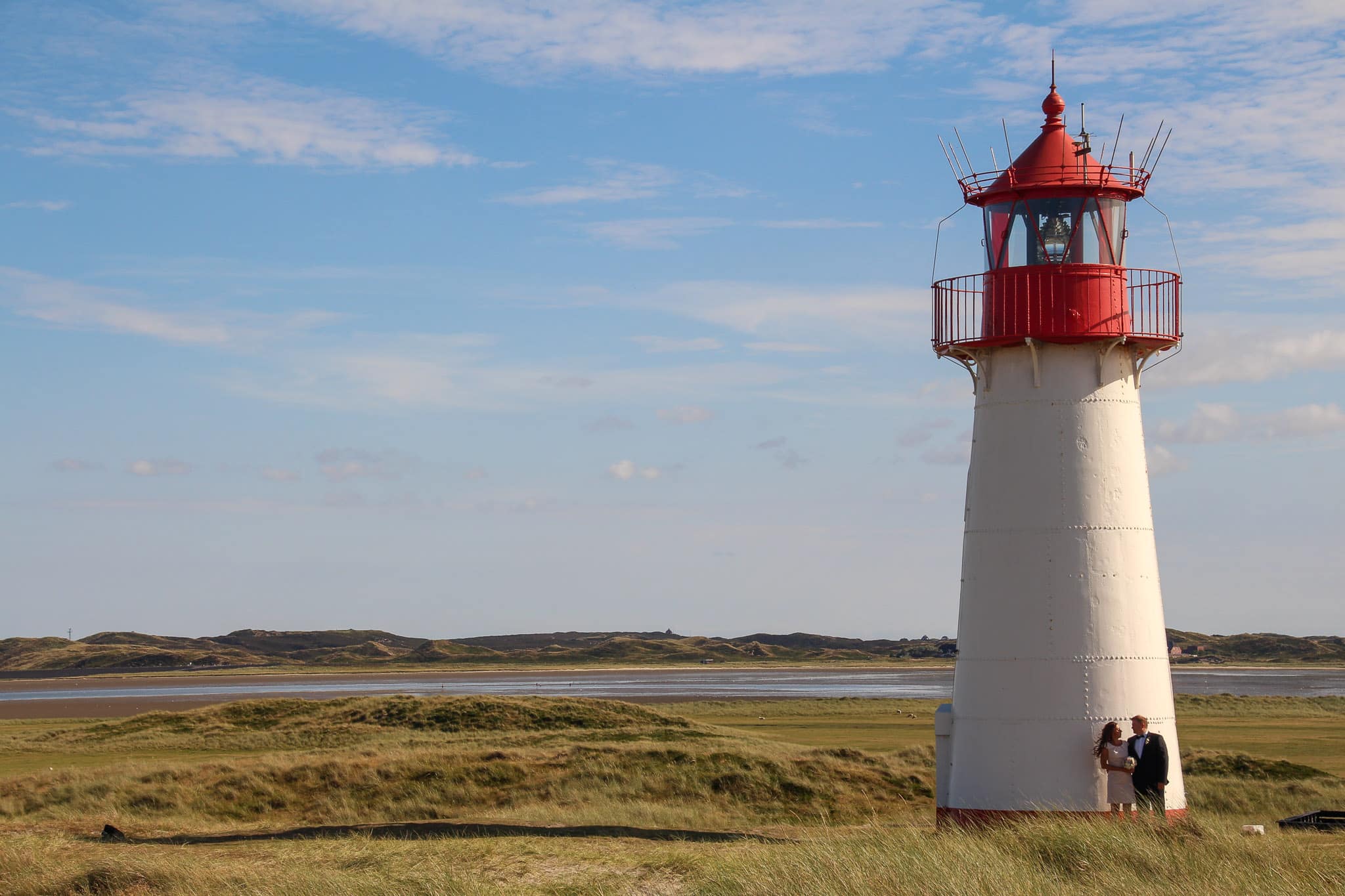 Leuchtturm am Ellenbogen auf Sylt mit Monika und Claudius im Vordergrund